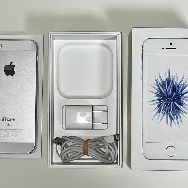 아이폰 se1 16기가 82% 일본판 박스O