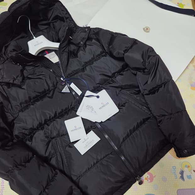 4 (새상품) 25fw 몽클레어 마야 후드 쇼트다운