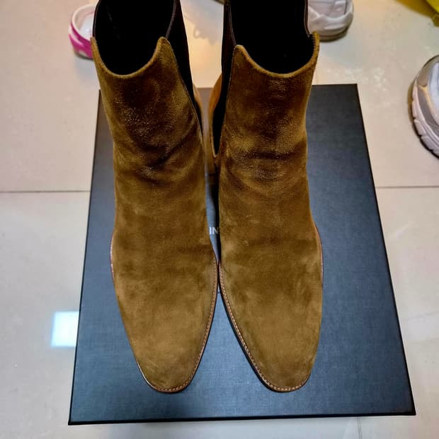 생로랑 스웨이드 부츠 유일매물 