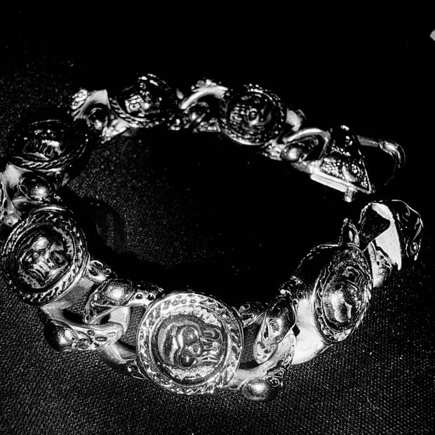 츄바스코 스컬 브레이슬릿 (써지컬)