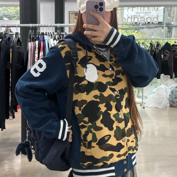 베이프 화이트사루 황계카모블루 넘버 바시티자켓