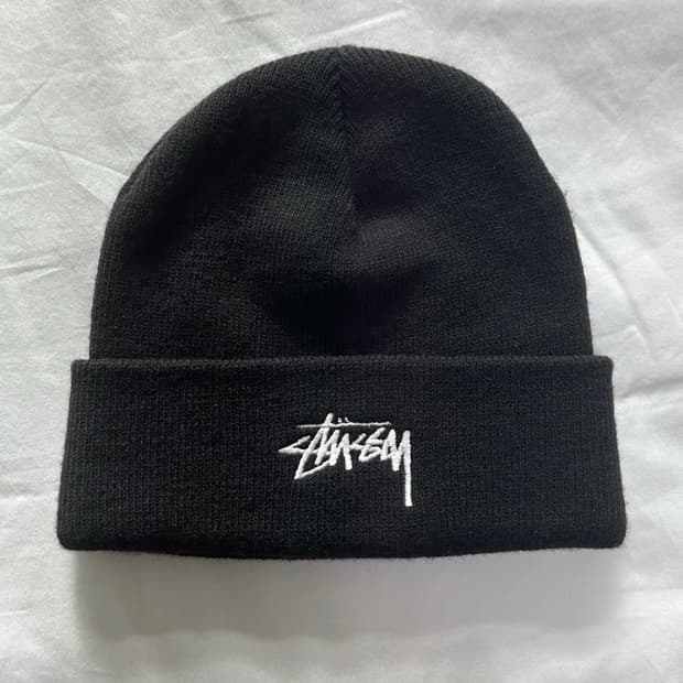 스투시 스탁 커프 비니 (블랙)