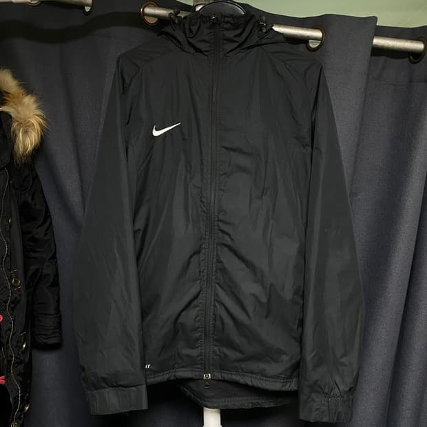 나이키 스톰핏 바람막이 M