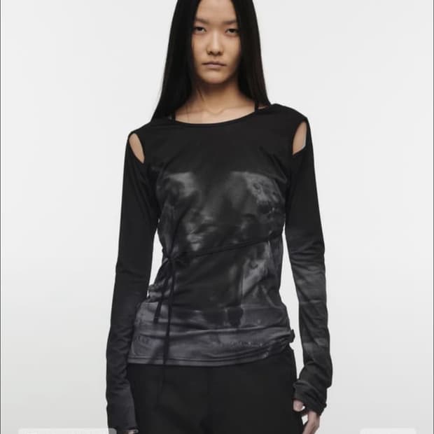 나체 컷 아웃 슬리브