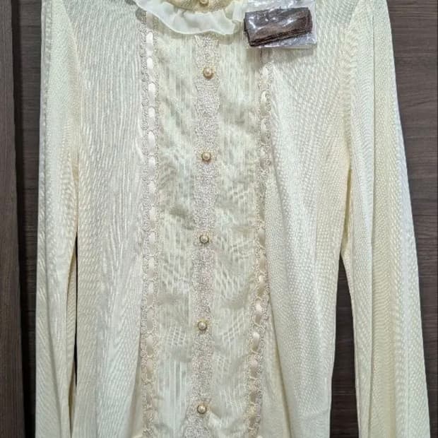 엑시즈팜 로리타 모리 아이보리 레이스블라우스