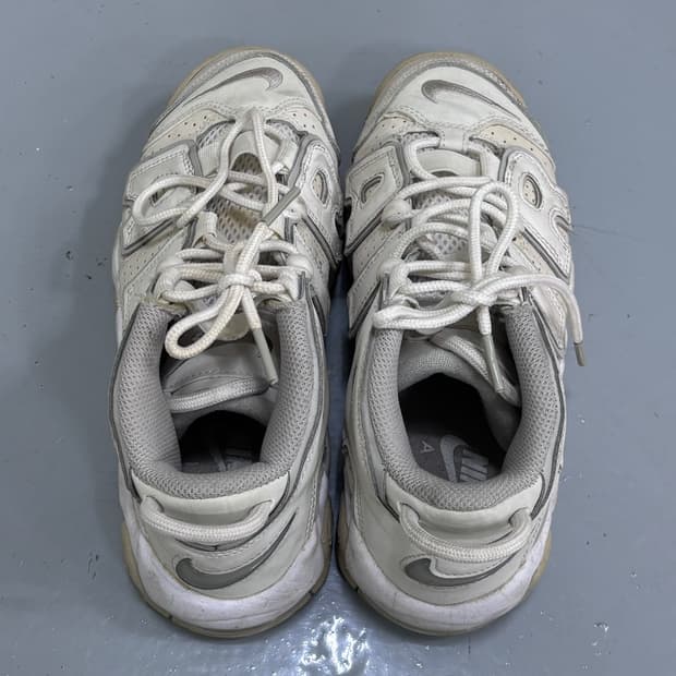 235 나이키 에어모어 업템포 트리플 0415E