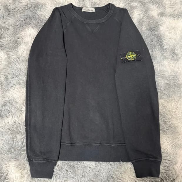 스톤아일랜드 맨투맨 s사이즈