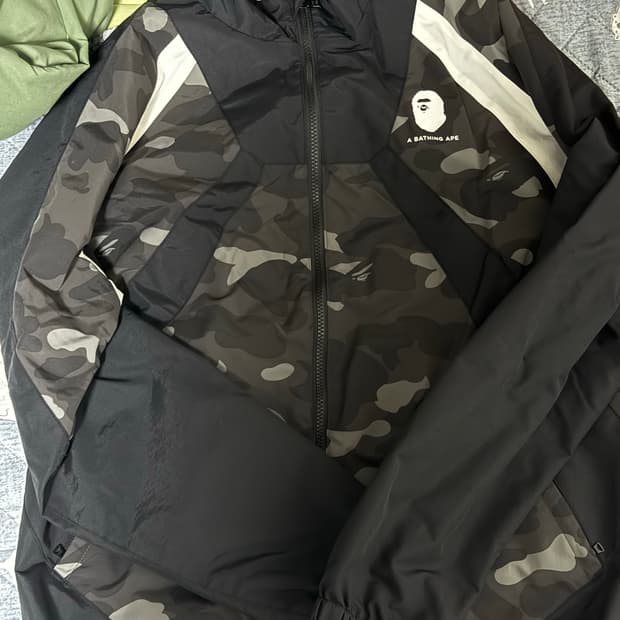 베이프 카모 바람막이