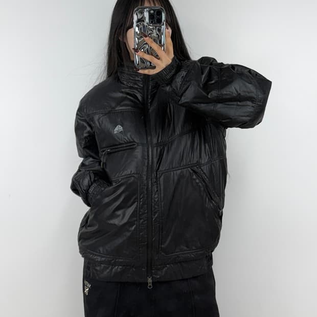 나이키 ACG 블랙 투웨이 경량 패딩 E259