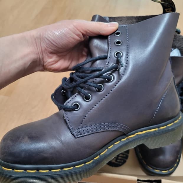 닥터마틴 파스칼 차콜 8홀 부츠 UK7