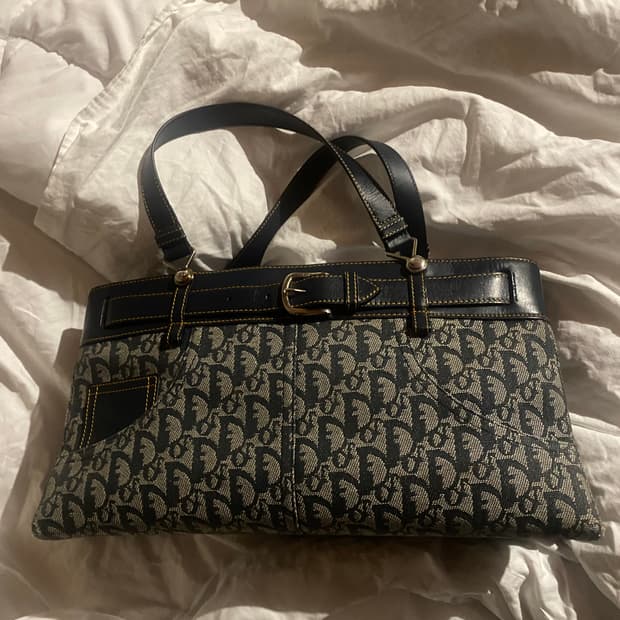 디올 스트릿시크