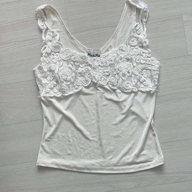 막시마 미국 빈티지 자수 레이스 실크 감성 슬리브리스 탑