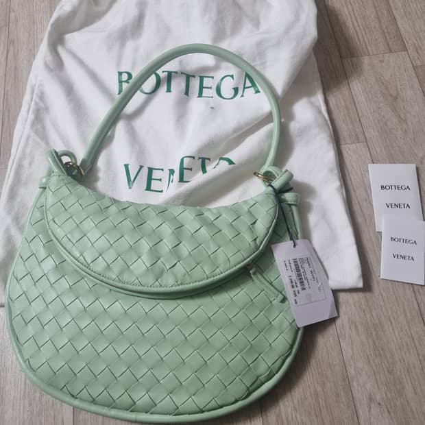 보테가베네타 제멜리 M사이즈