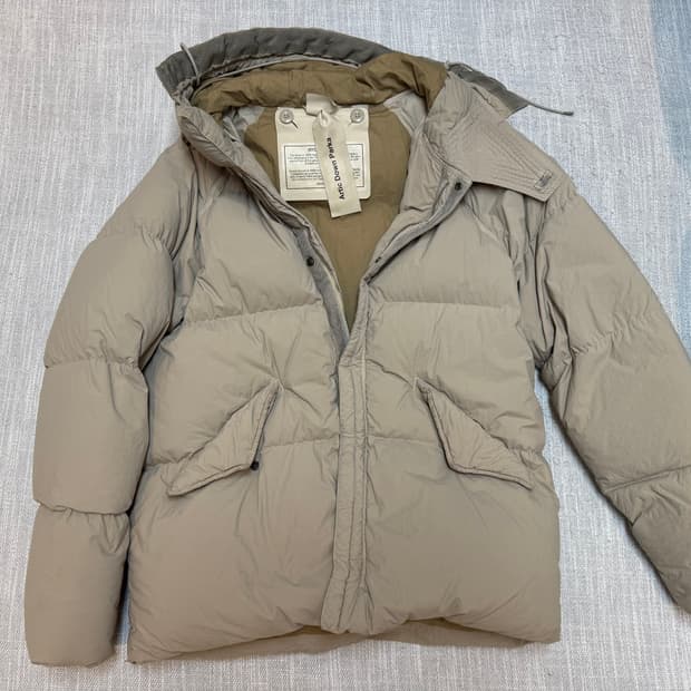 텐씨 아틱 52사이즈 패딩