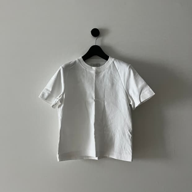 COS 코스 클린 컷 레귤러 티셔츠