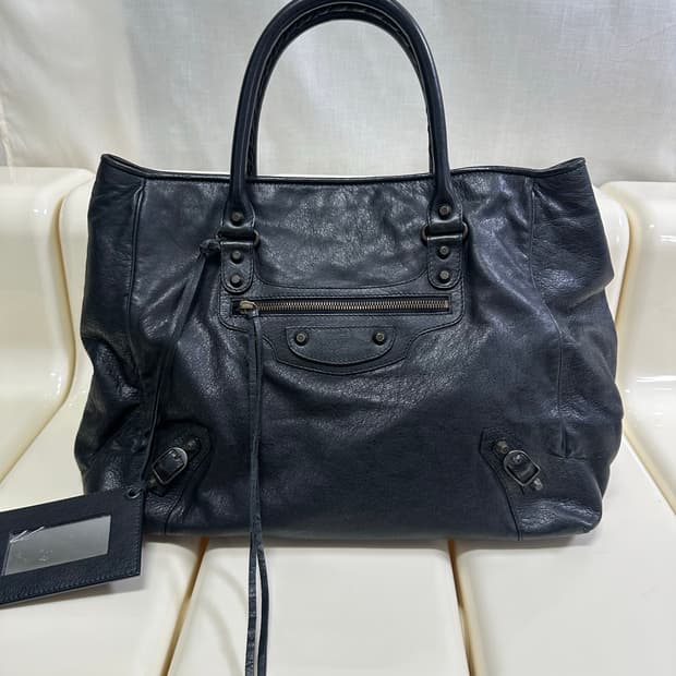 [A 정품] 발렌시아가 시티 모터백 선데이 블랙