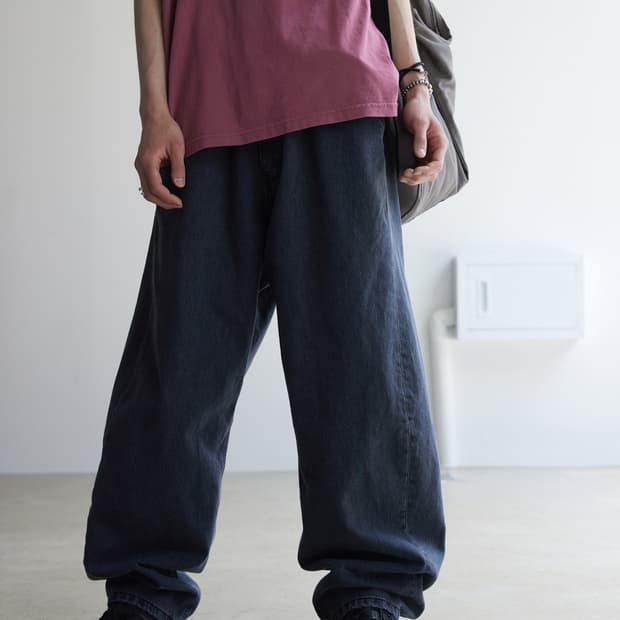 [4] 해칭룸 커브진 워시드 블랙