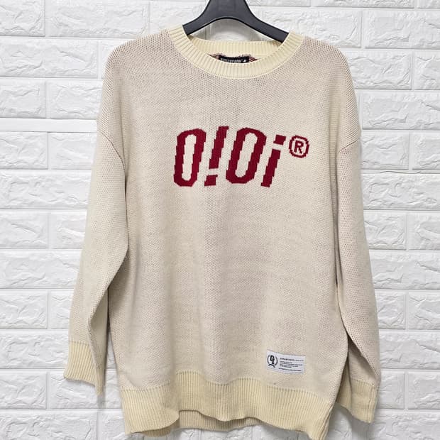 택포_ 21s 5252 바이 오아이오아이 로고 니트 L