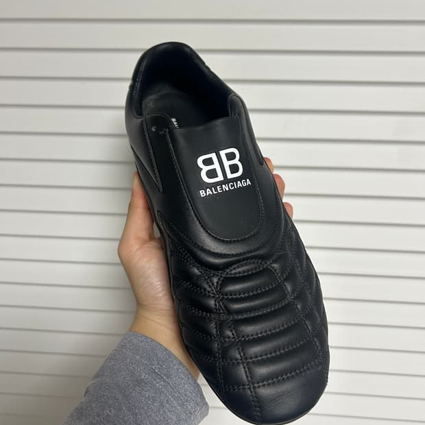 발렌시아가 젠 스니커즈 43