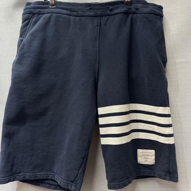 톰브라운 4선 스웨트 반바지 3사이즈(32~33)