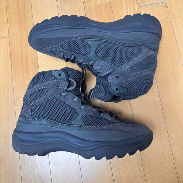 [44] 이지 시즌 6 데저트 부츠 그래파이트, 사이즈 교환 o