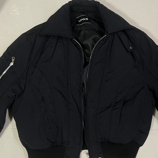 IDWS 아이돈 워너셀 solid High Neck Ma-1 black