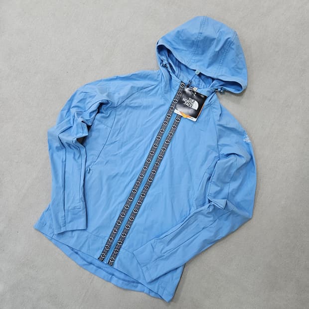 80 새상품 노스페이스 여성 바람막이 0323Y