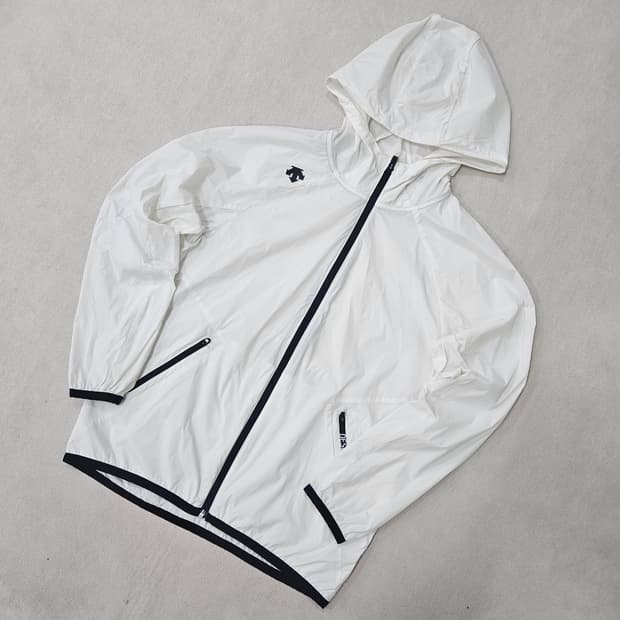 160 데상트 키즈 후드 바람막이 자켓 0325Y