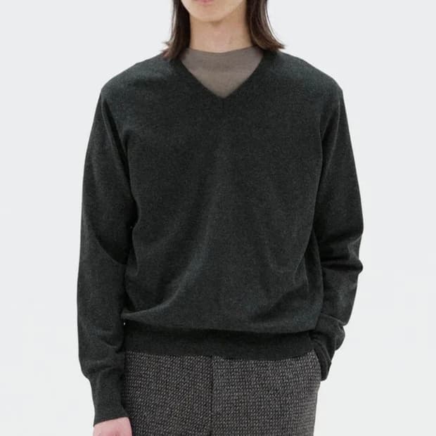 오라리 High Twist Wool Knit V Neck 차콜
