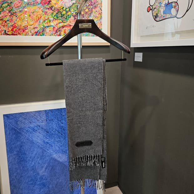 톰포드 캐시미어 혼용 하운드 투스 가죽패치 머플러