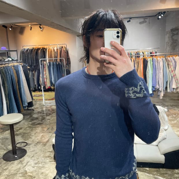 리바이스 에스닉 디테일 니트 