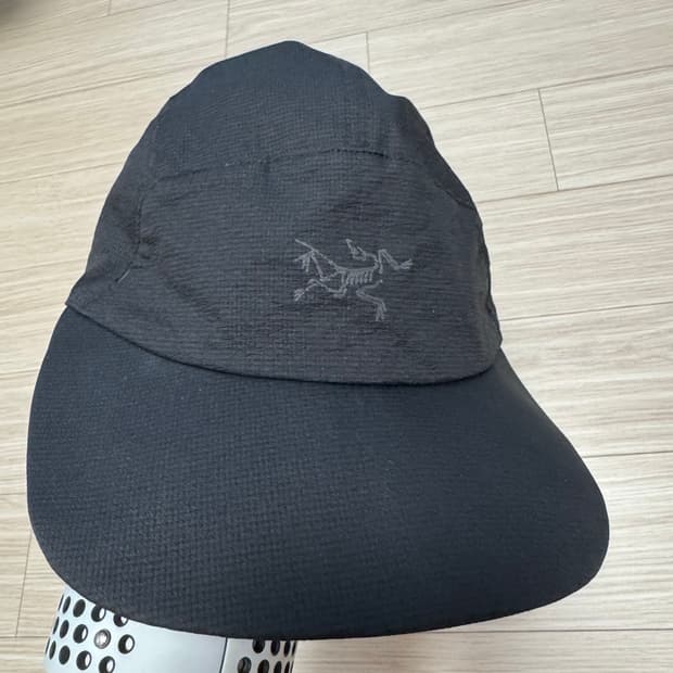 아크테릭스 노반 레귤러 브림 햇 블랙 L-XL