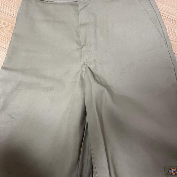 디키즈 루즈핏 워크 쇼츠 32사이즈