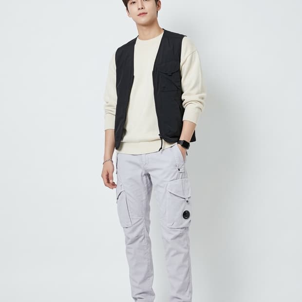 C.P. 컴퍼니 에고노믹 핏 렌즈 카고 팬츠 라이트그레이