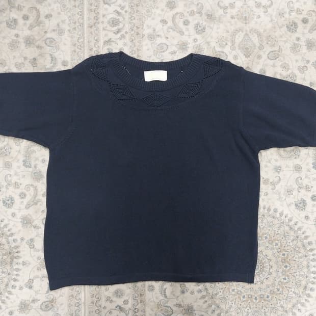 BENETTON 베네통 크롭 네이비 반팔니트 (55반까지)