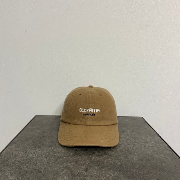슈프림 클래식 로고 탄 베이지 볼캡 모자 6패널 캡