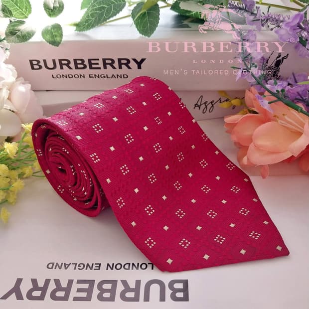 버버리 실크 레드 자카드 패턴 넥타이 9.7cm A+등급 K1345
