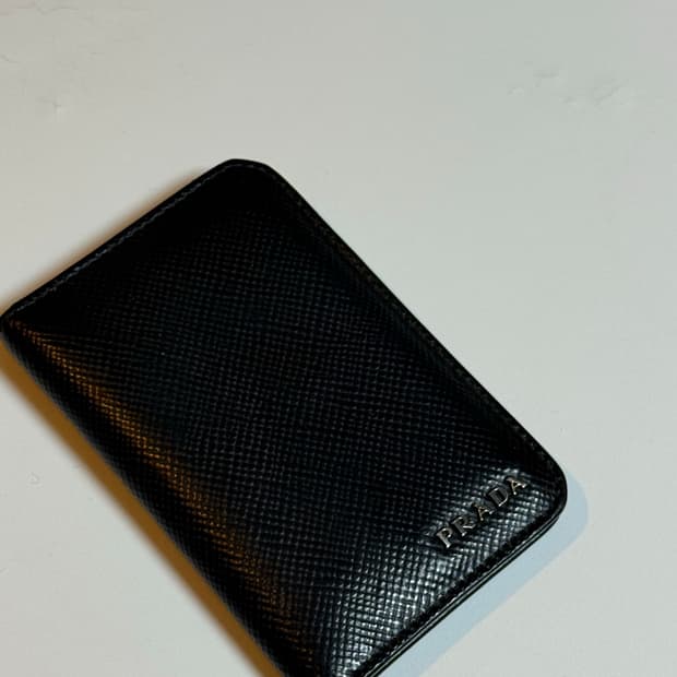 프라다 카드지갑 