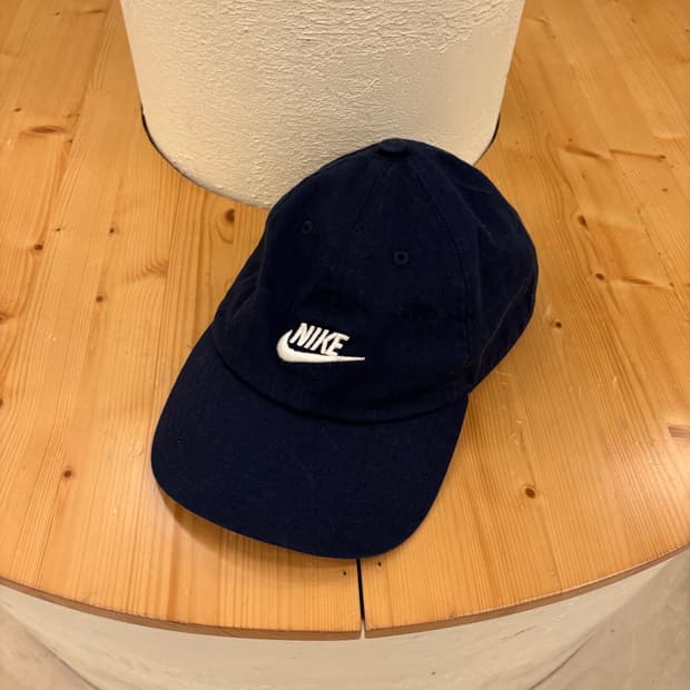 나이키 퓨추라 네이비 볼캡