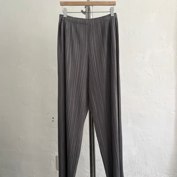 Issey Miyake 이세이미야케 플리츠 그레이 컬러 팬츠