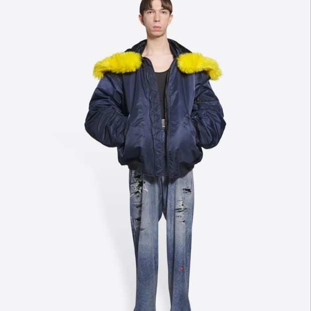 [S] 발렌시아가 페이크퍼 트리밍 봄버