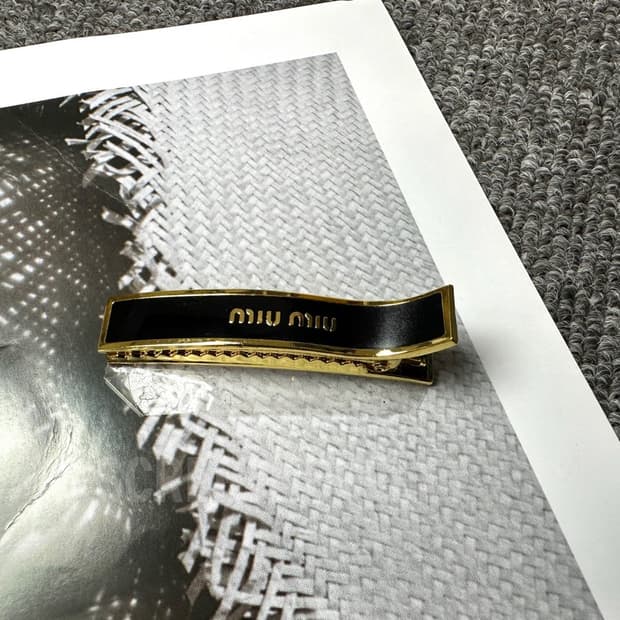 미우미우 헤어클립 (1ps)