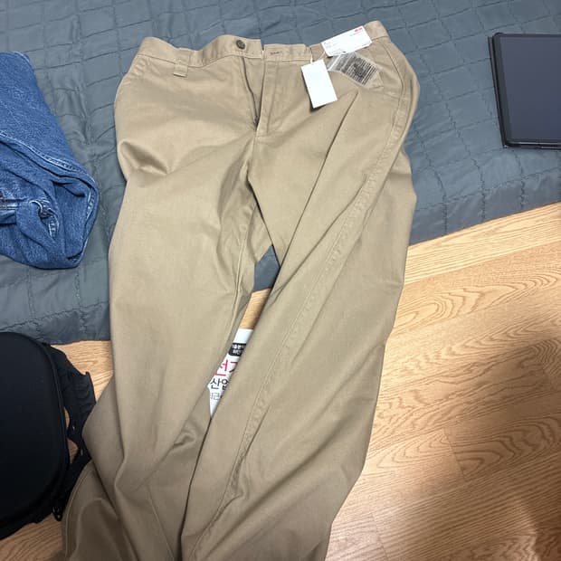 유니클로 와이드핏 치노팬츠