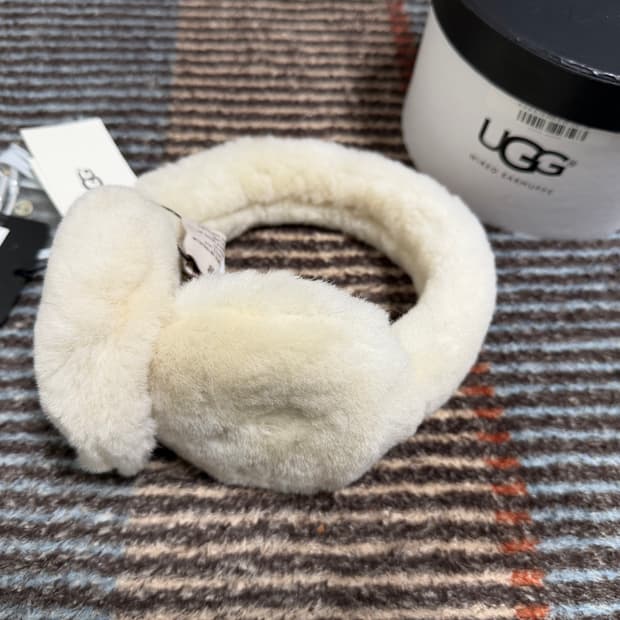 Ugg 여성 이어폰 양털귀마개( 택포함 새상품)