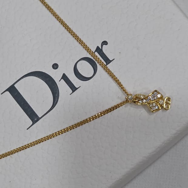 디올 금장 리본 cd로고 큐빅 목걸이