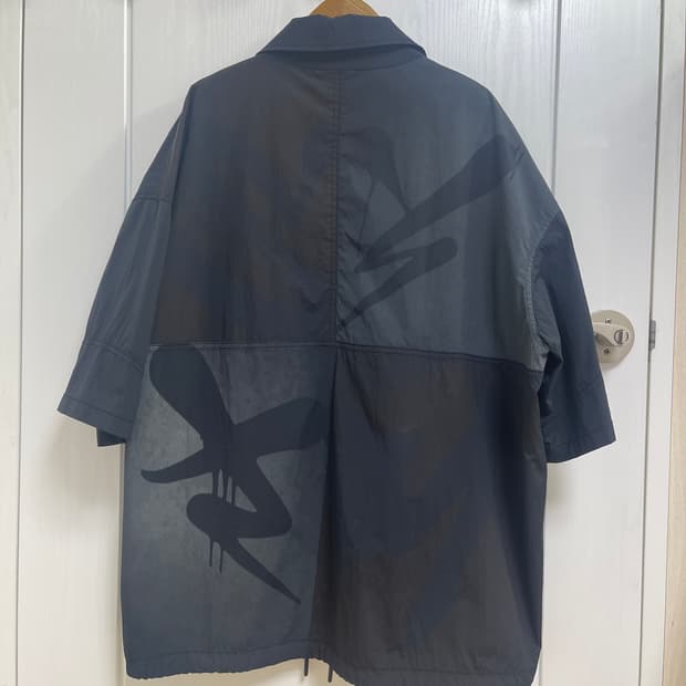 시스템옴므 오버사이즈 프린팅 드로우스트링 셔츠