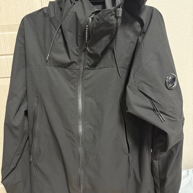 CP컴퍼니 PRO-TEK 후드 윈드브레이커 블랙 M