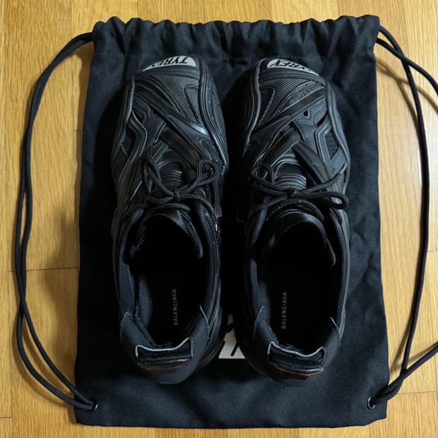 발렌시아가 타이렉스 올블랙 43 팝니다