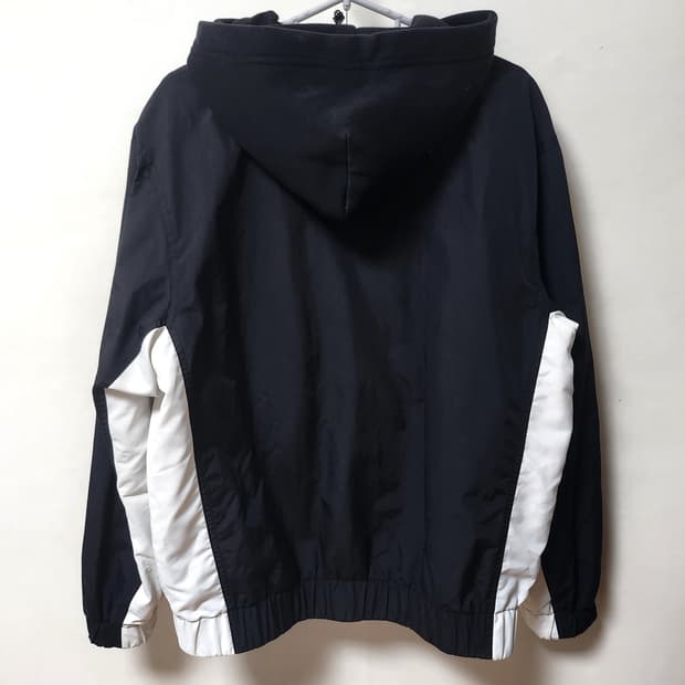 르꼬끄  양면 바람막이 자켓입니다