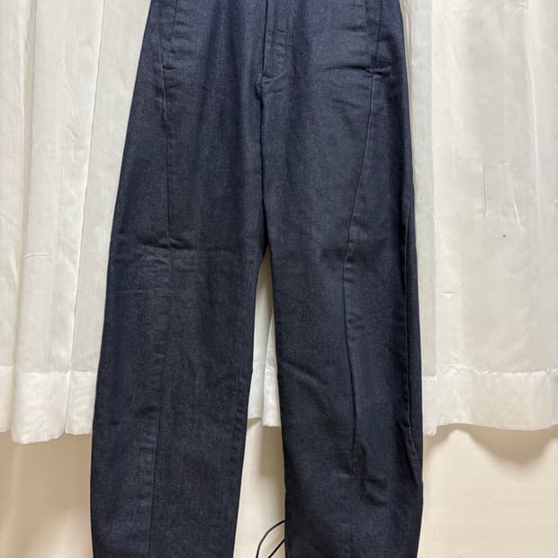 Intempomood. Curved denim pants
